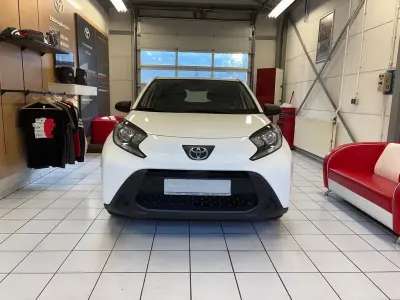 Gebraucht Toyota Aygo X Basis 72 PS (52 kW) 2023 Weiß SUV