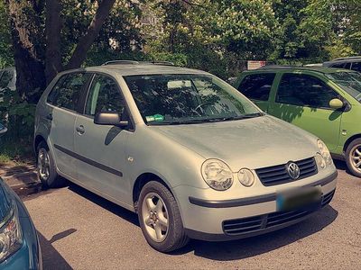 Gebraucht VW Polo 54 PS (39 kW) 2004 Silber Kleinwagen