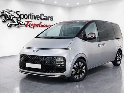 Gebraucht Hyundai Staria Signature 177 PS (130 kW) 2022 Shimmering silver Van / Kleinbus