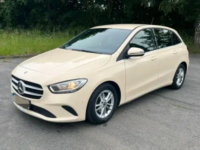 Gebraucht Mercedes 180 116 PS (85 kW) 2020 Beige Limousine