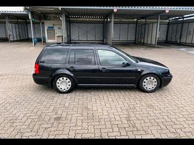 Schwarz Gebraucht 2004 VW Golf IV Kombi | 1.400 € (Fairer Preis)
