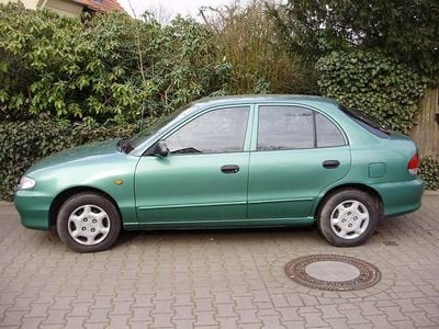 Gebraucht Hyundai Accent 75 PS (55 kW) 1998 Grün Limousine