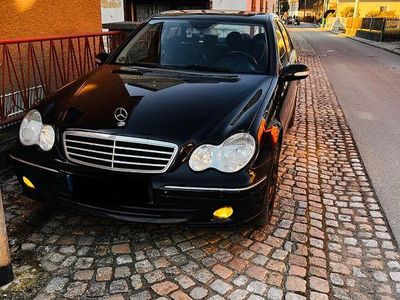 Schwarz Gebraucht 2006 Mercedes C230 Avantgarde Limousine | 4.499 € (Fairer Preis)