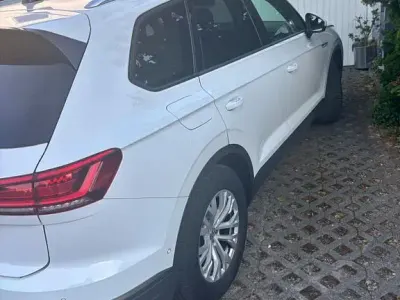 Gebraucht VW Touareg 231 PS (169 kW) 2019 Weiß SUV