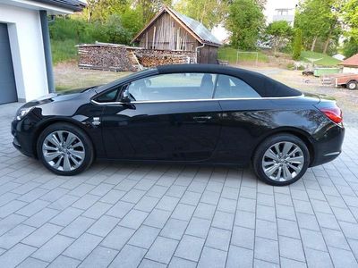 Usata Opel Cascada Innovation 170 CV (125 kW) 2015 Nero Cabrio