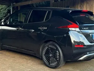 Gebraucht Nissan Leaf 89 kW (122 PS) 2022 Schwarz Kleinwagen
