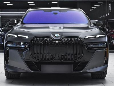 Gebraucht BMW 740 M Sport 286 PS (210 kW) 2024 Frozen deep grey metallic Limousine