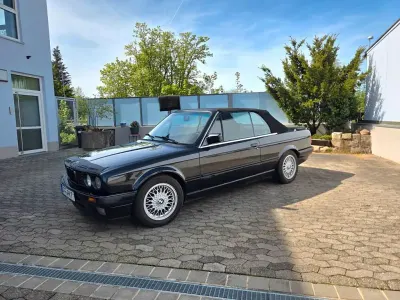 Gebraucht BMW 318 116 PS (85 kW) 1991 Schwarz Cabrio
