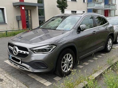 Gebraucht Mercedes GLA200 163 PS (119 kW) 2020 Grau SUV