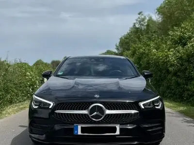 Gebraucht Mercedes CLA180 AMG line 136 PS (100 kW) 2022 Schwarz Limousine