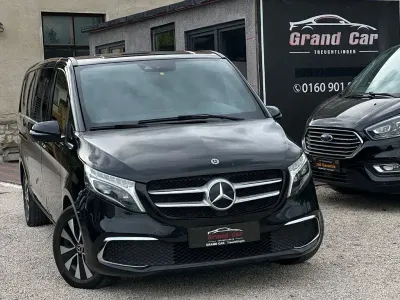 Gebraucht Mercedes V220 Avantgarde 163 PS (119 kW) 2022 Obsidianschwarz metallic Van / Kleinbus