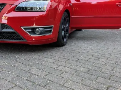 Gebraucht Ford Focus ST 226 PS (166 kW) 2006 Rot Limousine