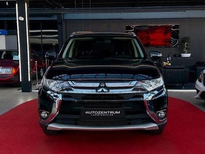 Begagnad Mitsubishi Outlander Plus 150 HK (110 kW) 2015 Svart SUV