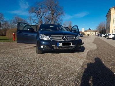 Gebraucht Mercedes C200 Edition 136 PS (100 kW) 2013 Blau Limousine