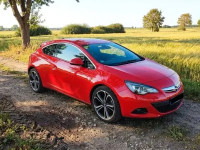 Gebraucht Opel Astra GTC Innovation 179 PS (131 kW) 2011 Rot Limousine