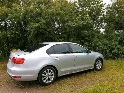 Gebraucht VW Jetta Comfortline 105 PS (77 kW) 2012 Silber Limousine