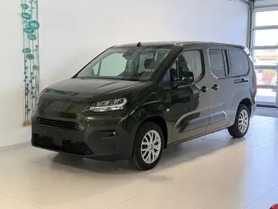 Neu Fiat Doblò Tech 102 PS (75 kW) 2026 550 grün metallic Van / Kleinbus