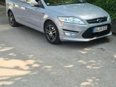 Gebraucht Ford Mondeo 160 PS (117 kW) 2011 Silber Kombi