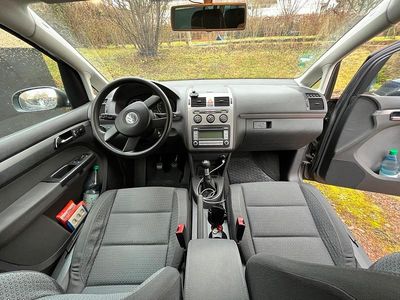 Second-hand VW Touran 115 CP (84 kW) 2003 Gri Monovolum