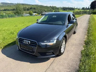 Gebraucht Audi A4 Attraction 177 PS (130 kW) 2014 Blau Kombi