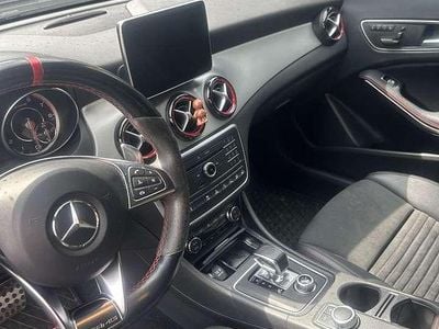 Schwarz Gebraucht 2016 Mercedes GLA45 AMG AMG SUV | 24.950 €