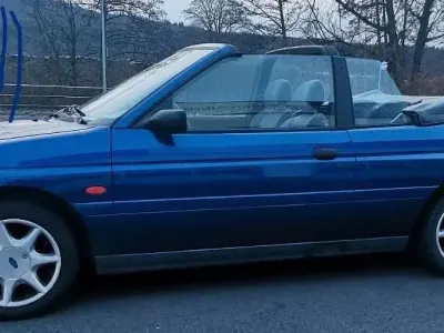 Occasion Ford Escort Cabriolet 75 ch (55 kW) 1997 Bleue Cabriolet