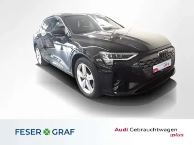Gebraucht Audi Q8 e-tron Ambiente 250 kW (340 PS) 2023 Mythosschwarz metallic SUV