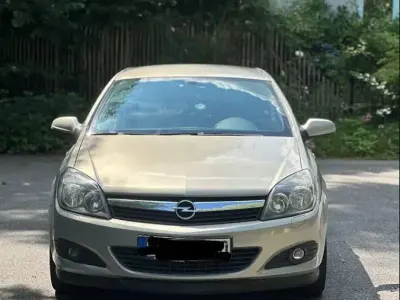 Gebraucht Opel Astra 140 PS (102 kW) 2008 Silber Limousine