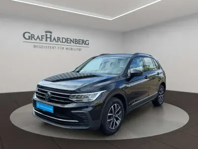 Gebraucht VW Tiguan Life 150 PS (110 kW) 2022 Schwarz SUV