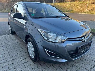Gebraucht Hyundai i20 Edition 86 PS (63 kW) 2014 Star dust / met Kleinwagen
