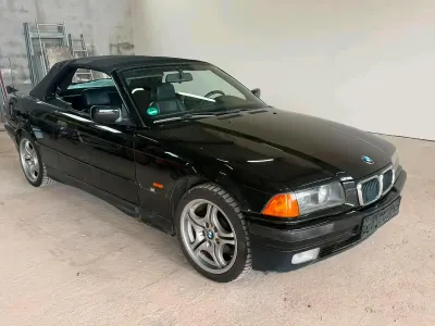 Gebraucht BMW 318 Cabriolet Basis 115 PS (84 kW) 1999 Schwarz Cabrio