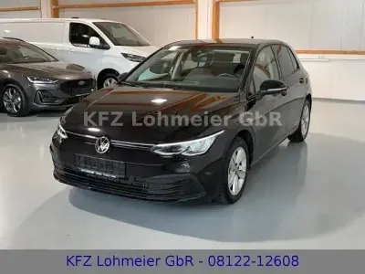 Gebraucht VW Golf VIII Life 116 PS (85 kW) 2020 Deep black Limousine