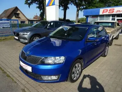 Gebraucht Skoda Rapid Ambition 90 PS (66 kW) 2017 Blau Kleinwagen