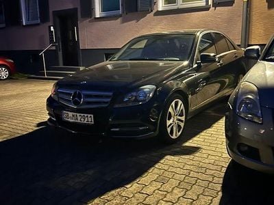 Schwarz Gebraucht 2013 Mercedes 200 Limousine | 9.000 €