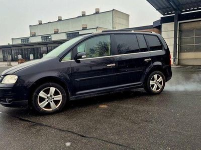 Schwarz Gebraucht 2005 VW Touran Highline Van / Kleinbus | 2.500 € (Fairer Preis)