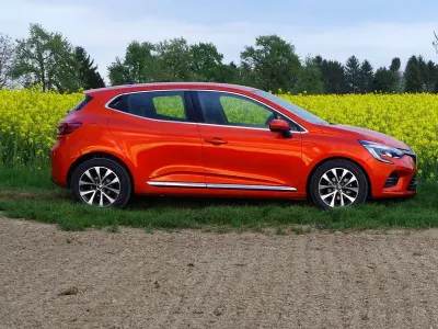 Second-hand Renault Clio V Intens 101 CP (74 kW) 2020 Portocaliu Hatchback