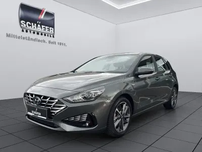 Gebraucht Hyundai i30 Trend 120 PS (88 kW) 2023 Grau Limousine