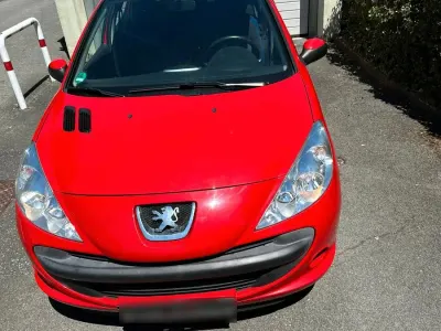 Gebraucht Peugeot 206+ 74 PS (54 kW) 2013 Rot Kleinwagen