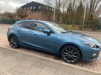 Gebraucht Mazda 3 Nakama 105 PS (77 kW) 2017 Blau Limousine