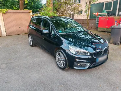 Gebraucht BMW 220 Sport Line 190 PS (139 kW) 2016 Schwarz Van / Kleinbus