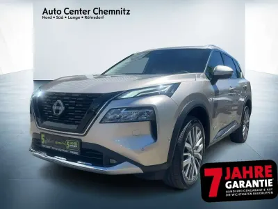 Neu Nissan X-Trail Tekna 213 PS (156 kW) 2026 Champagne silver SUV