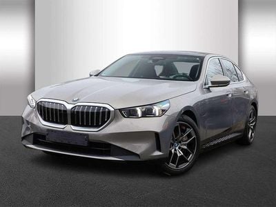 Gebraucht BMW 550e 489 PS (359 kW) 2024 Oxidgrau metallic Limousine