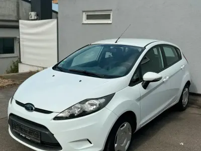 Gebraucht Ford Fiesta Trend 82 PS (60 kW) 2009 Weiß Kleinwagen