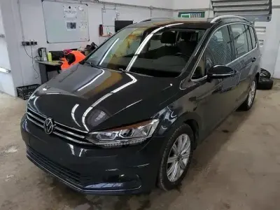 Gebraucht VW Touran Highline 150 PS (110 kW) 2021 Grau Van / Kleinbus