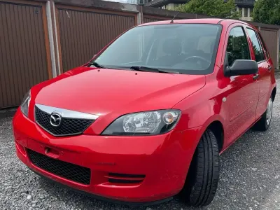 Gebraucht Mazda 2 75 PS (55 kW) 2005 Rot Kleinwagen