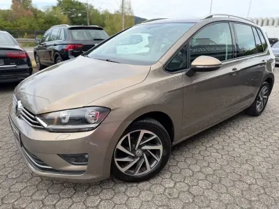 Gebraucht VW Golf Sportsvan Sound 110 PS (80 kW) 2017 Braun Van / Kleinbus