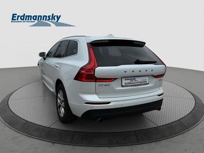 Gebraucht Volvo XC60 Momentum 197 PS (144 kW) 2021 Crystal white (weiß) SUV