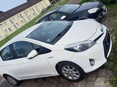 gebraucht Toyota Yaris Hybrid 1.5 VVT-i Life