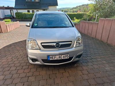 Begagnad Opel Meriva 105 HK (77 kW) 2006 Silver Minibuss