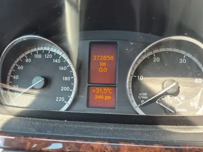 Używany Mercedes Viano 204 KM (150 kW) 2010 Srebrny Minivan